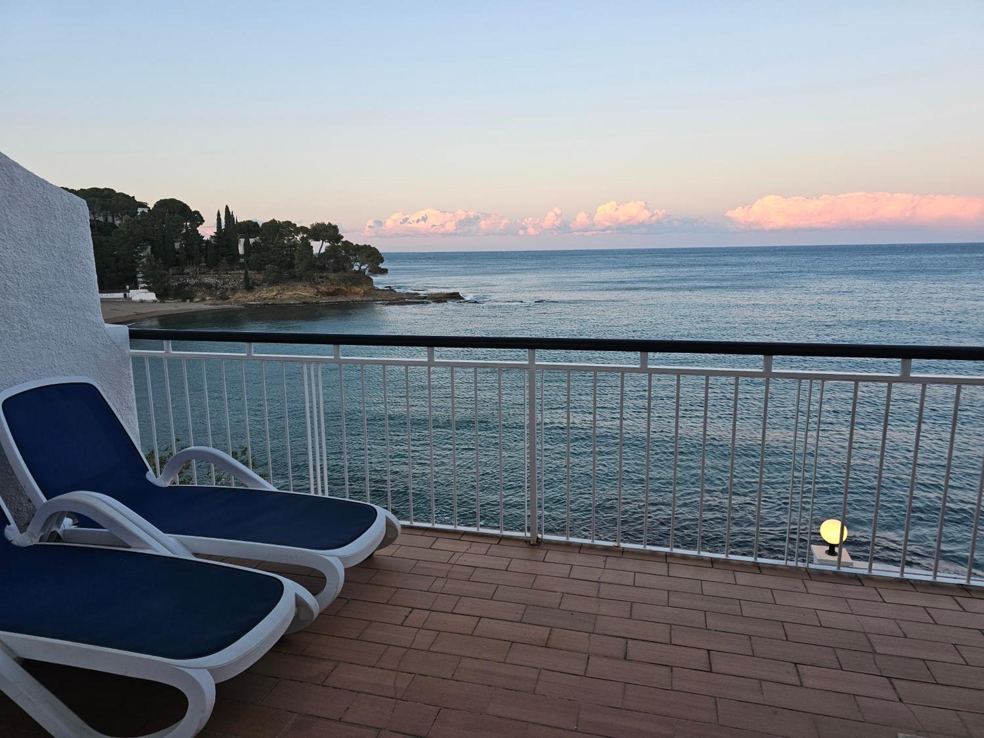 Hotel Grifeu Llanca Luaran gambar