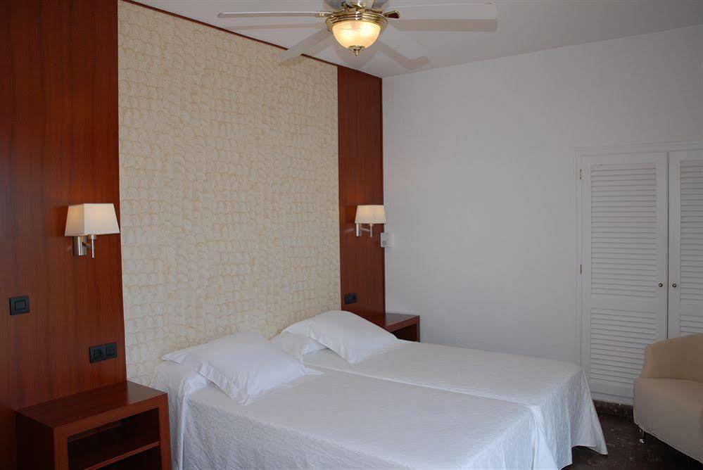 Hotel Grifeu Llanca Luaran gambar